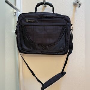 NWT OBRIEN Laptop Messenger Bag